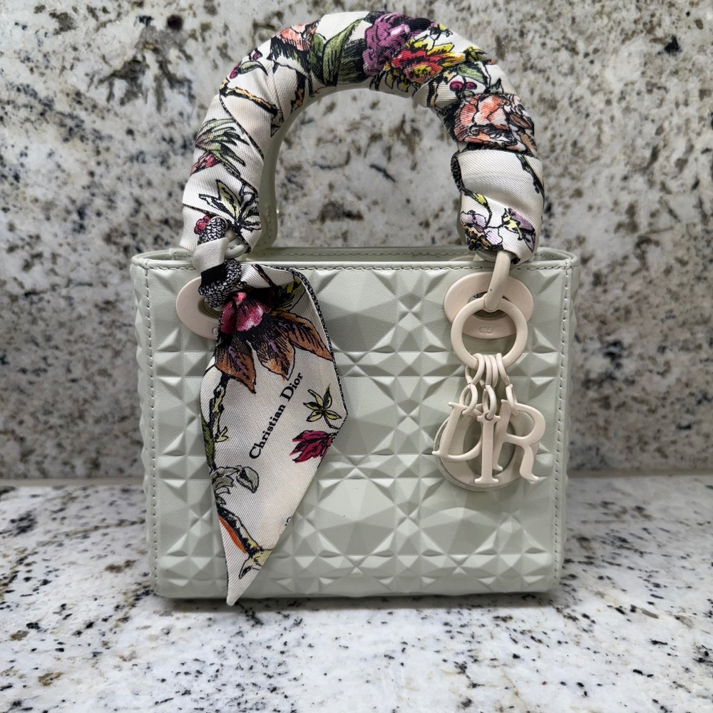 Mini Diamond Motif Cannage Calfskin